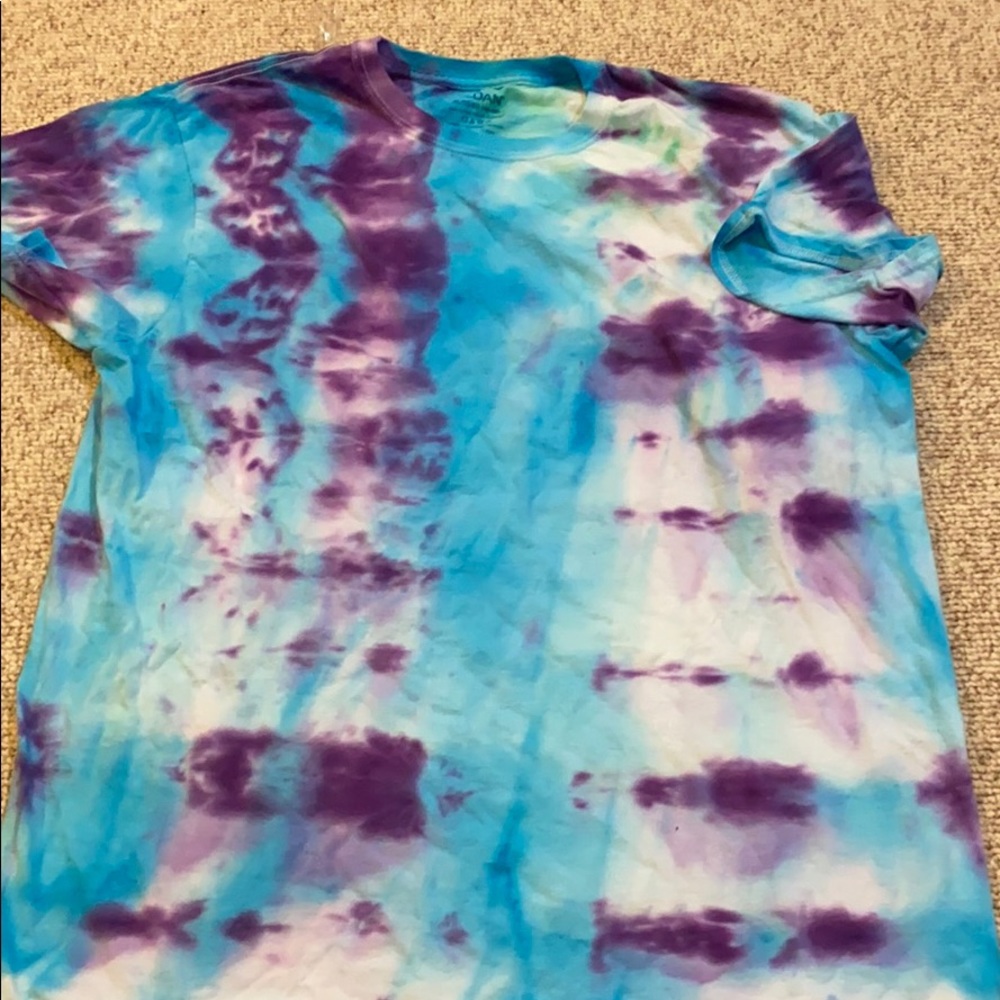 tie dye t shirt